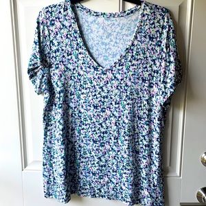 Apt 9, EUC v-neck t-shirt, XL